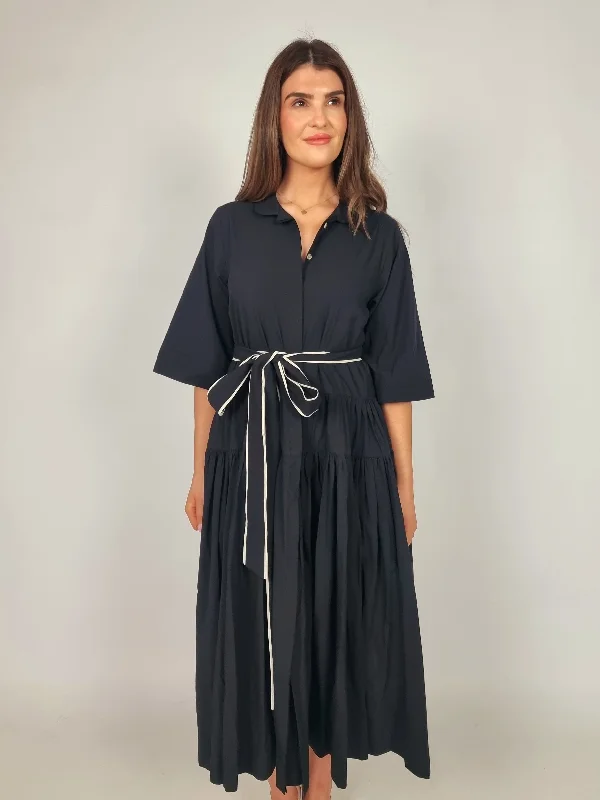 wrap-around dressLes Filles D'ailleurs Black Robe Dress