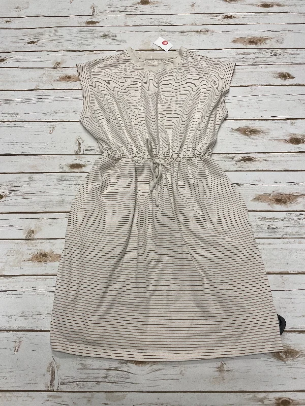 Online Exclusive Dress Casual Short By A New Day In Striped Pattern, Size: M