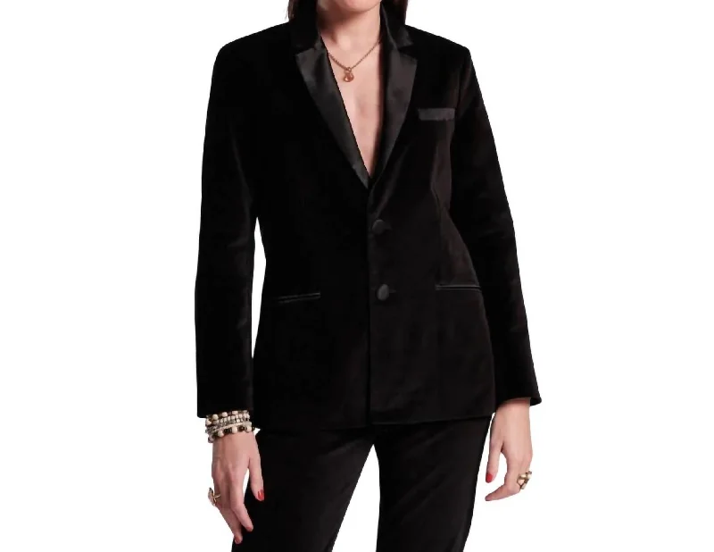 Quick Sale Tuxedo Jacket In Black