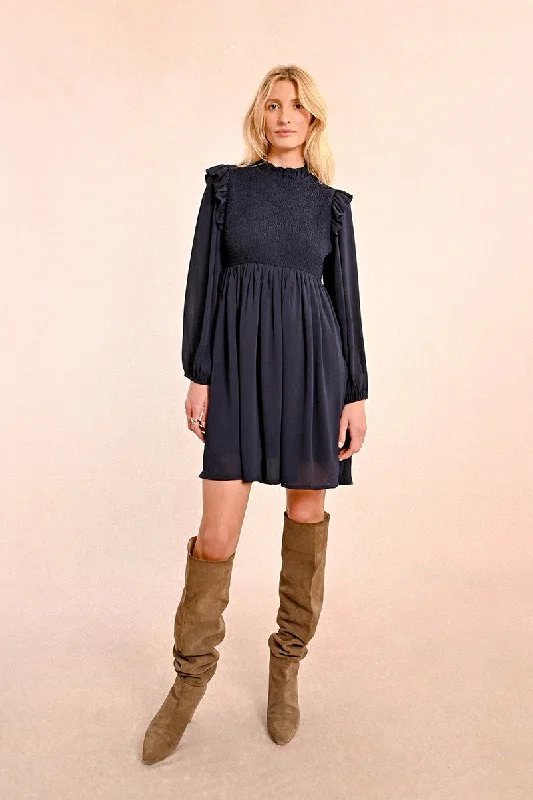 midi dressMolly Bracken Short Smocked Dark Navy Dress