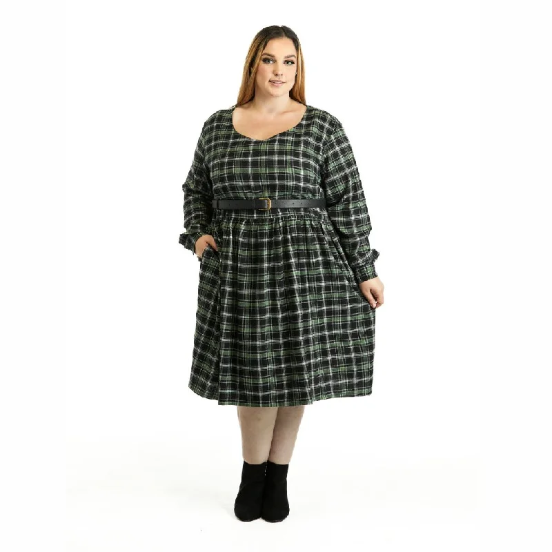 statement dressWinter Sally Plus Size Dress with Pockets | Green & Black Tartan Flannelette