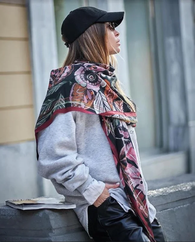 Special Price Bet And Malfie Melissa Long Silk Scarf (125 x 125)