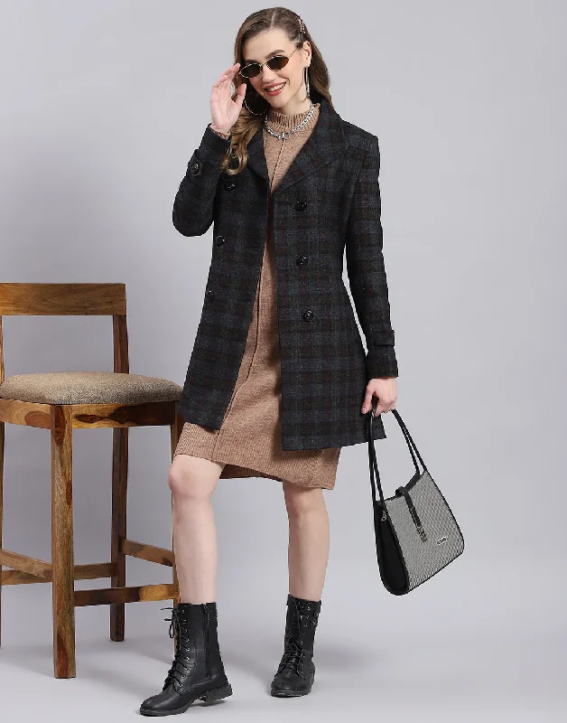 sleek and warm coatWomen Blue Check Collar Full Sleeve Coat