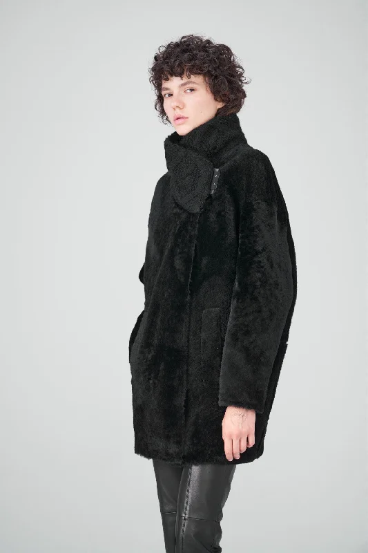 contemporary trench coatRosa - Black Shearling Coat