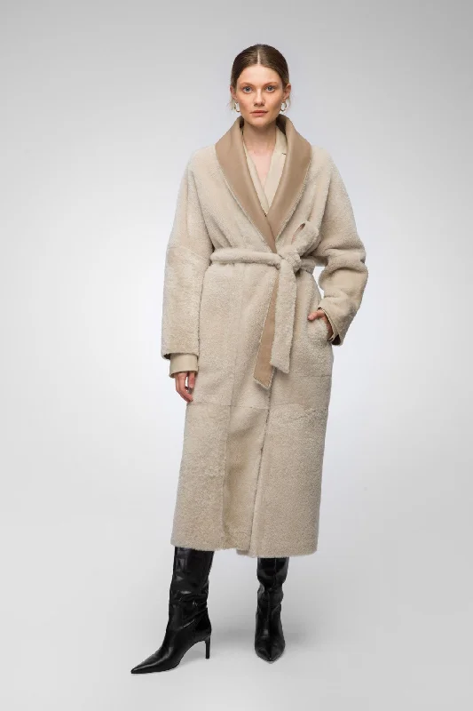 graphic coatCiara - Reversible Latte Shearling Coat