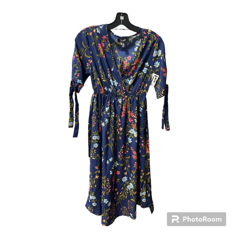 summer floral dressMaternity Dress By New Look  Size: 4