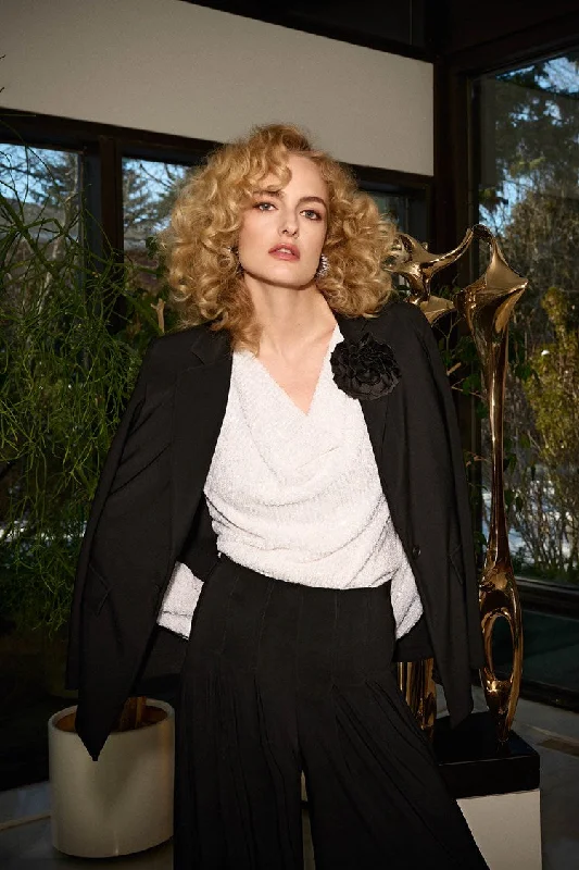 Holiday Sale Joseph Ribkoff Black Silky Knit Boxy Blazer With Flower Pin