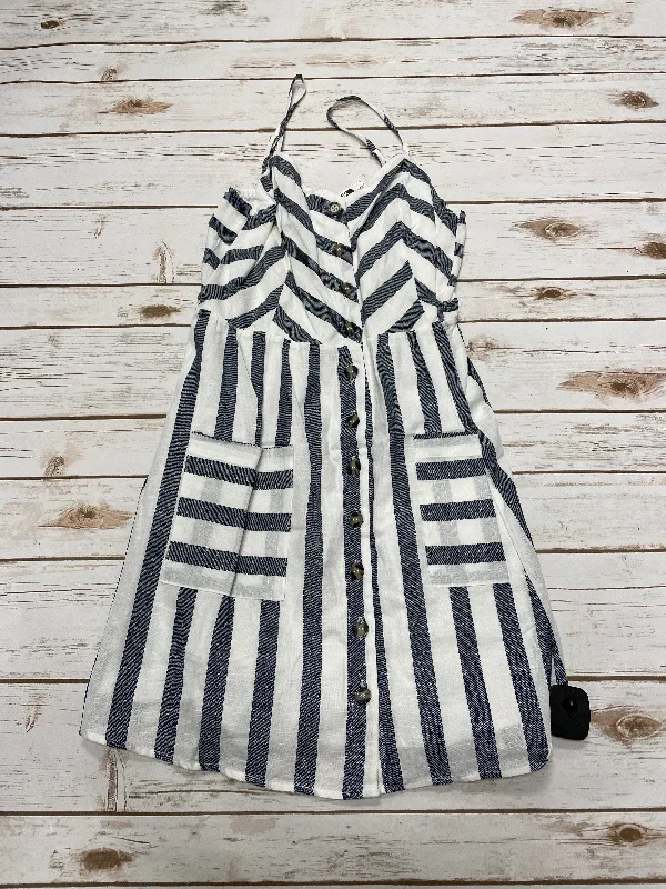 YEAR-End Clearance Dress Casual Short By Cme In Striped Pattern, Size: M