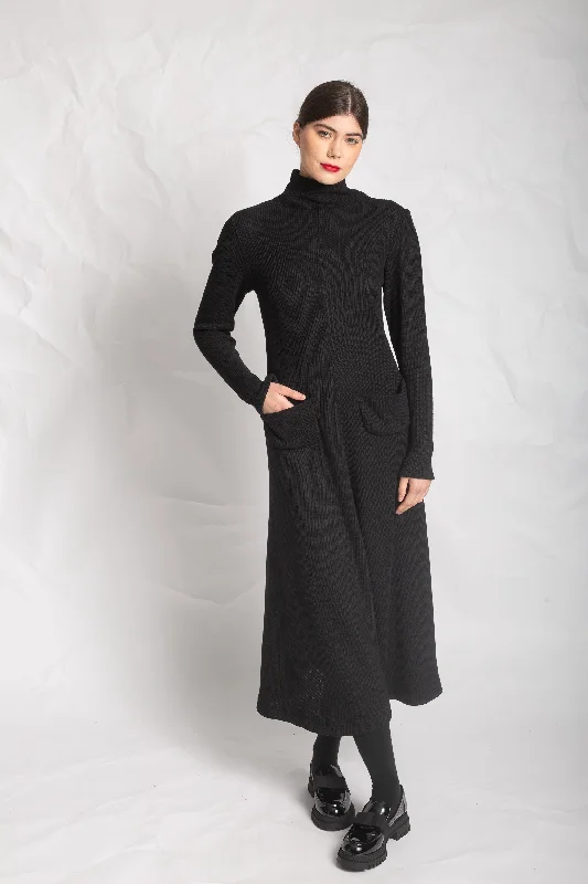 lace dressLes Filles D'ailleurs Black Robe Dress