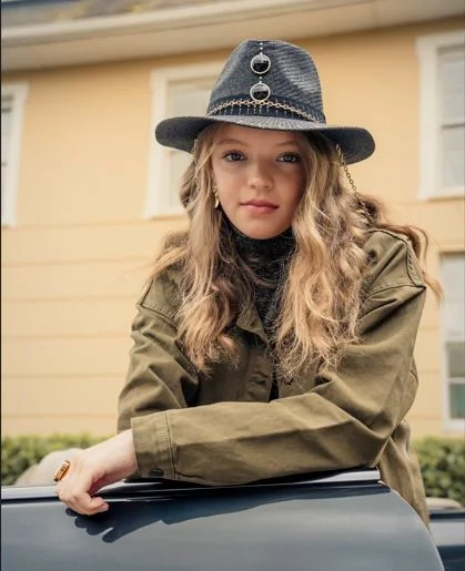 Super Sale Sorena HeartaBlack Gold Chain Hat