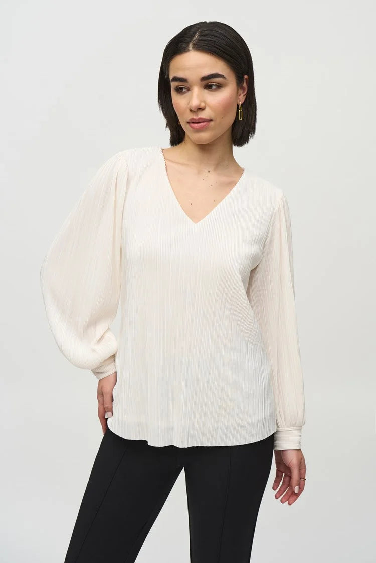 casual dressJoseph Ribkoff Off White Pleated Knit Boxy V-Neck Top